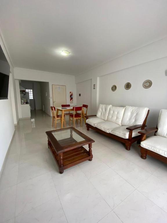 Departamento Amplio En Pleno Centro Puerto Madryn